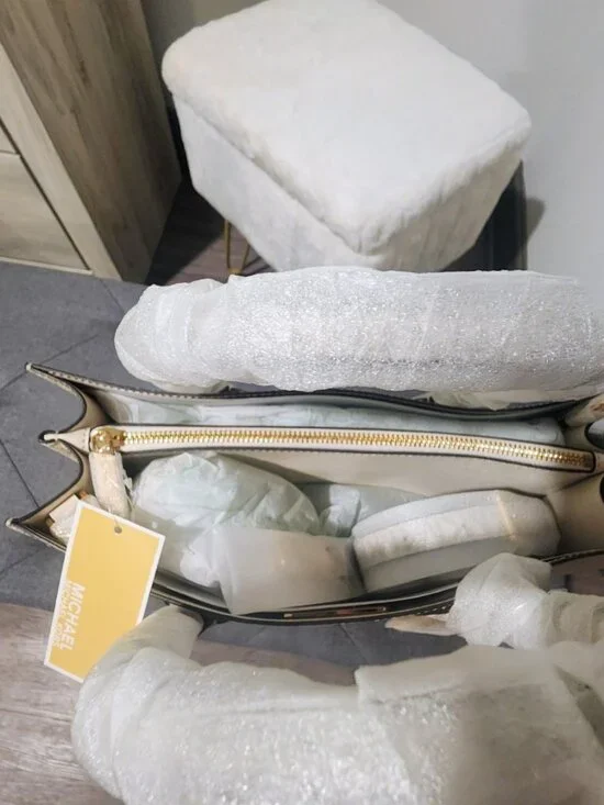 NWT Michael Kors Mercer Large Accordion Tote Cream Leather + MK Logo Sides - Picture 5 of 5